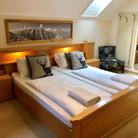 Central Penthouse - Sommerfelder Apartment *